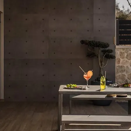 فيلة Anait Kefalonia